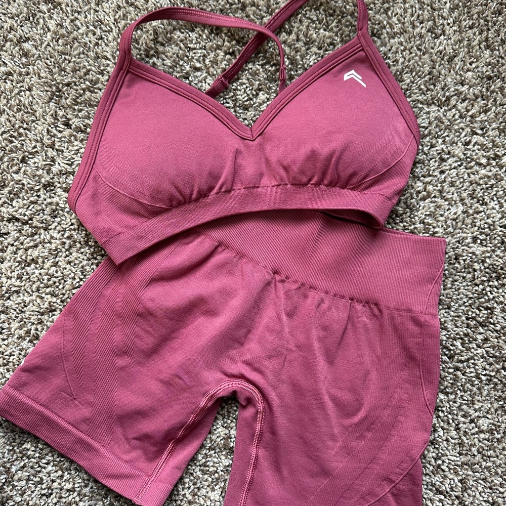 Women's burnt maroon Seamless Sports Bra and Shorts Set